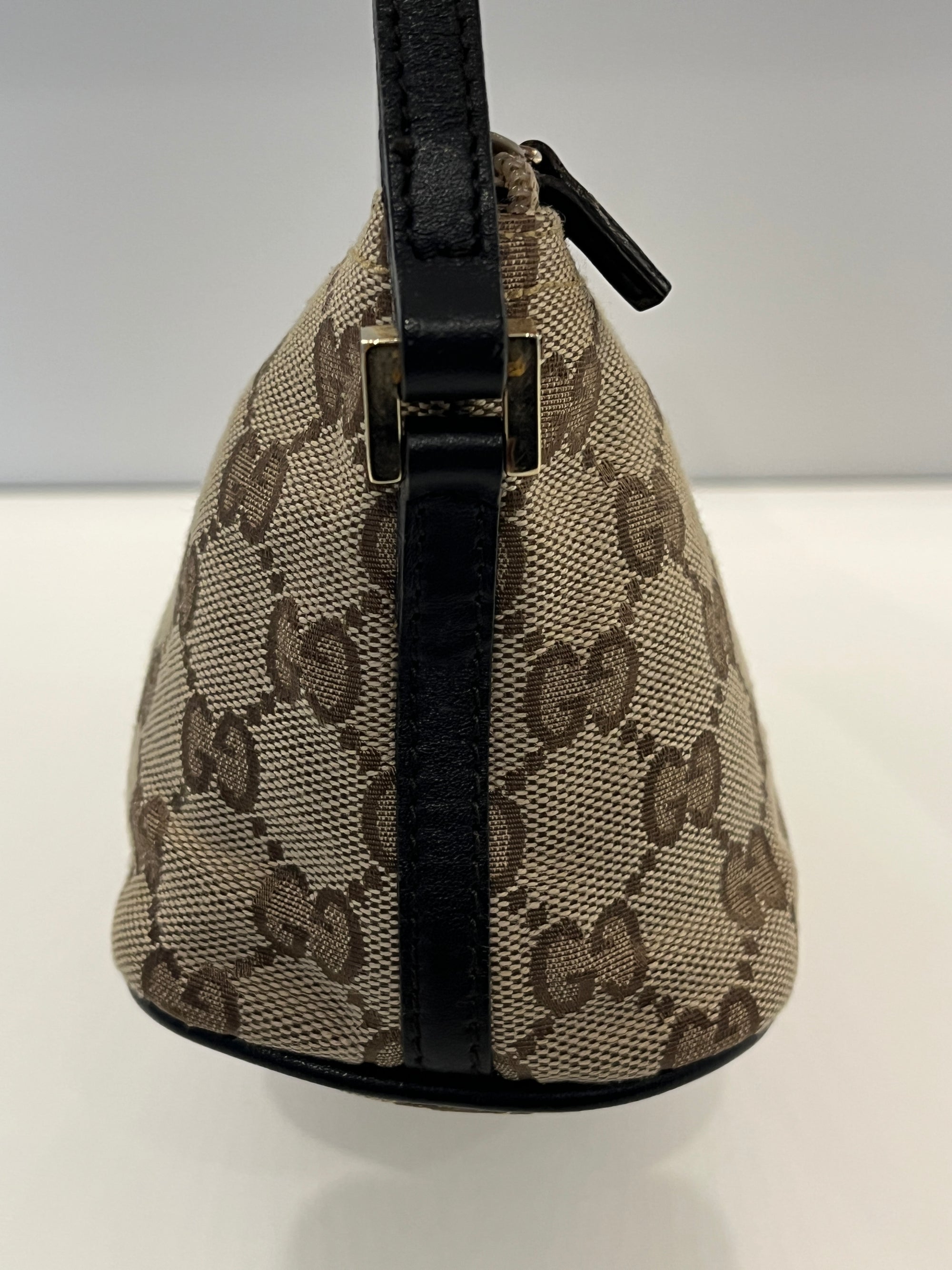 Gucci Boat Pochette Beige