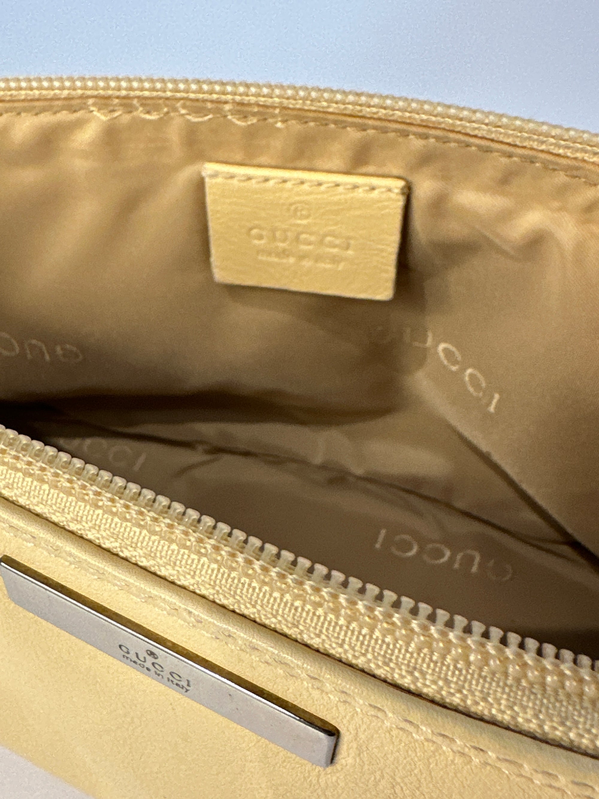 Gucci Boat Pochette Creme Leather