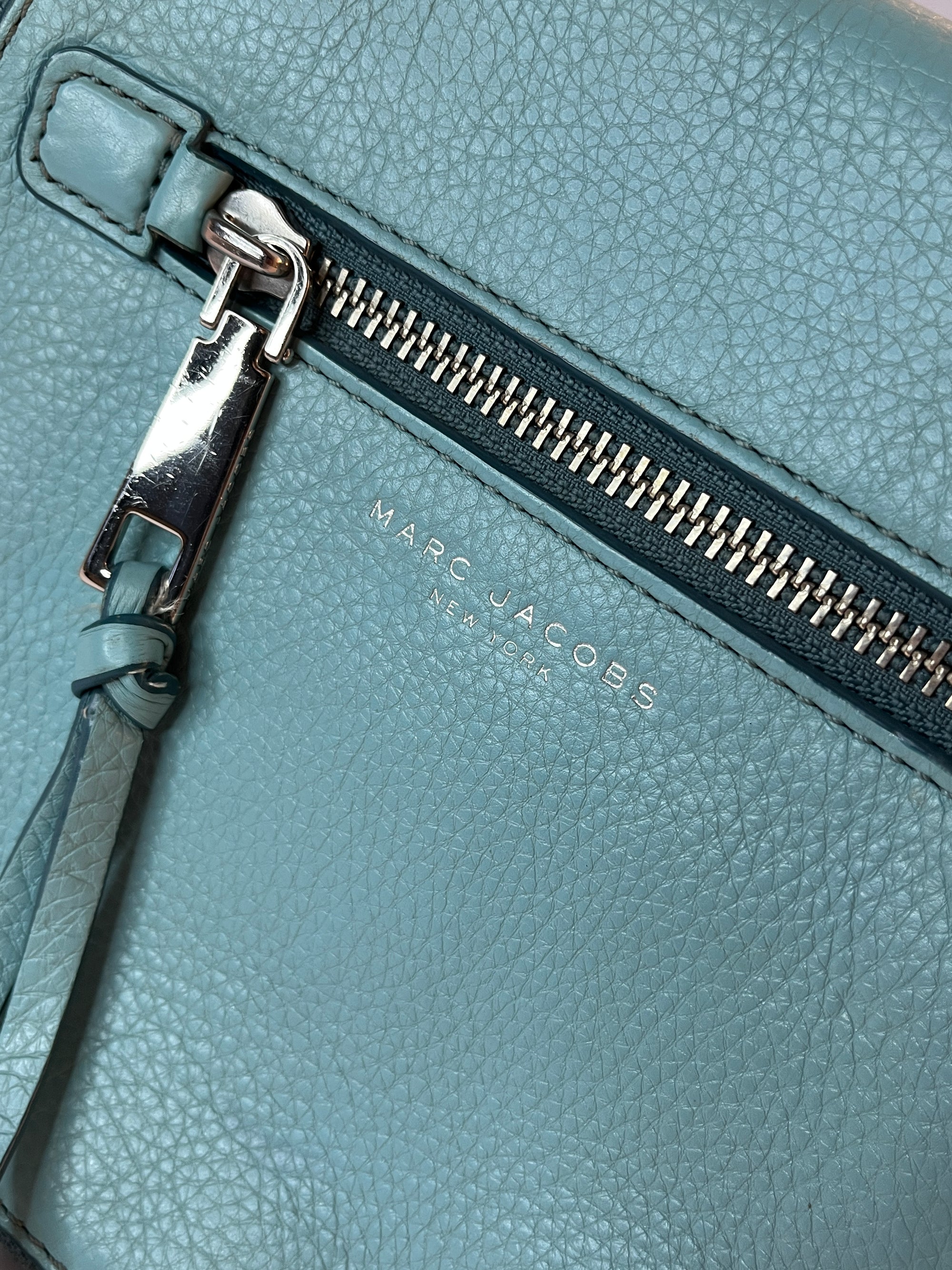 Marc Jacobs Saddle Signature