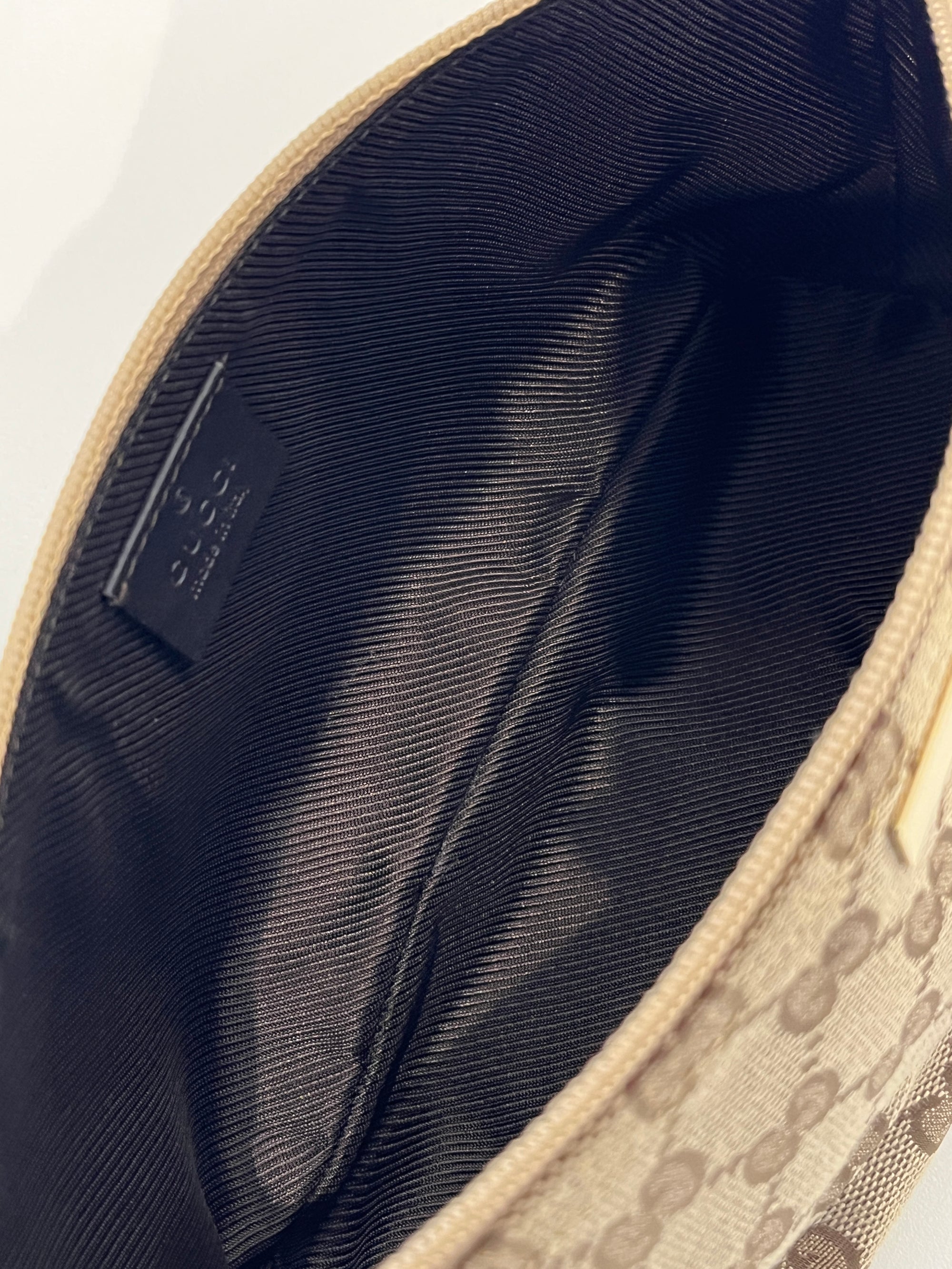 Gucci Boat Pochette Beige